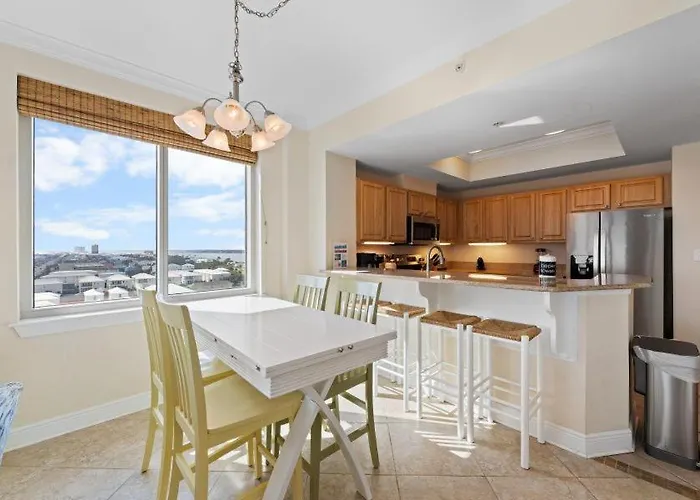 Apartment Crystal Tower 1009 By Youngs Suncoast *